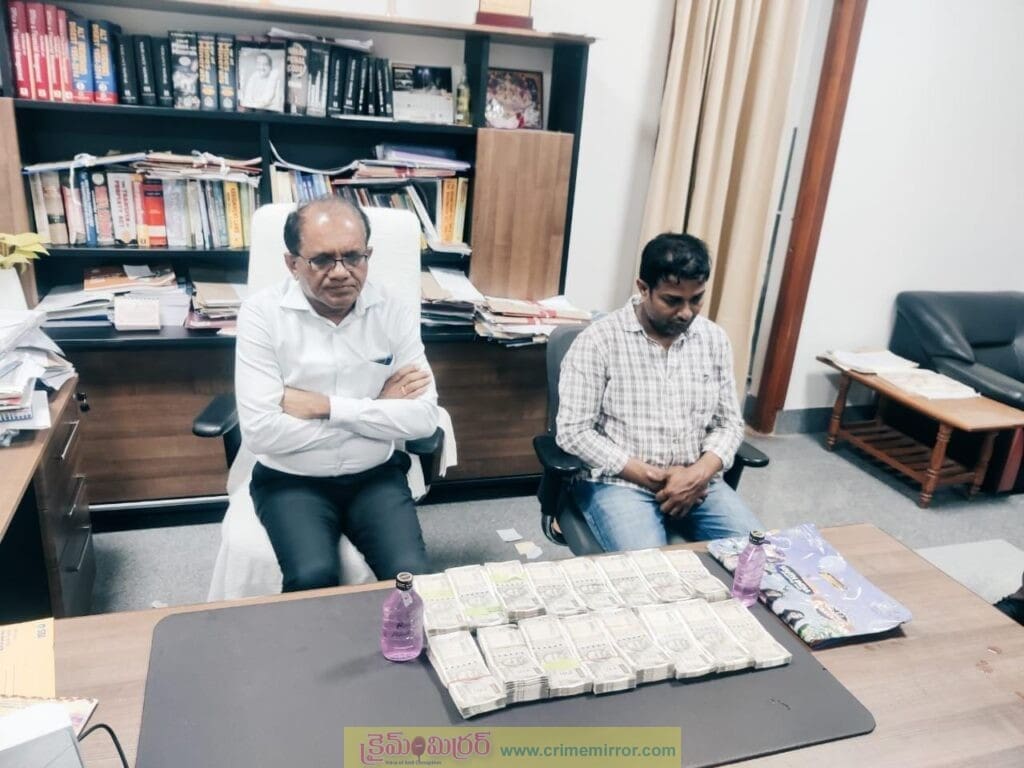 తెలంగాణ ఏసీబీ చేతికి అవినీతి తిమింగలం చిక్కింసి.