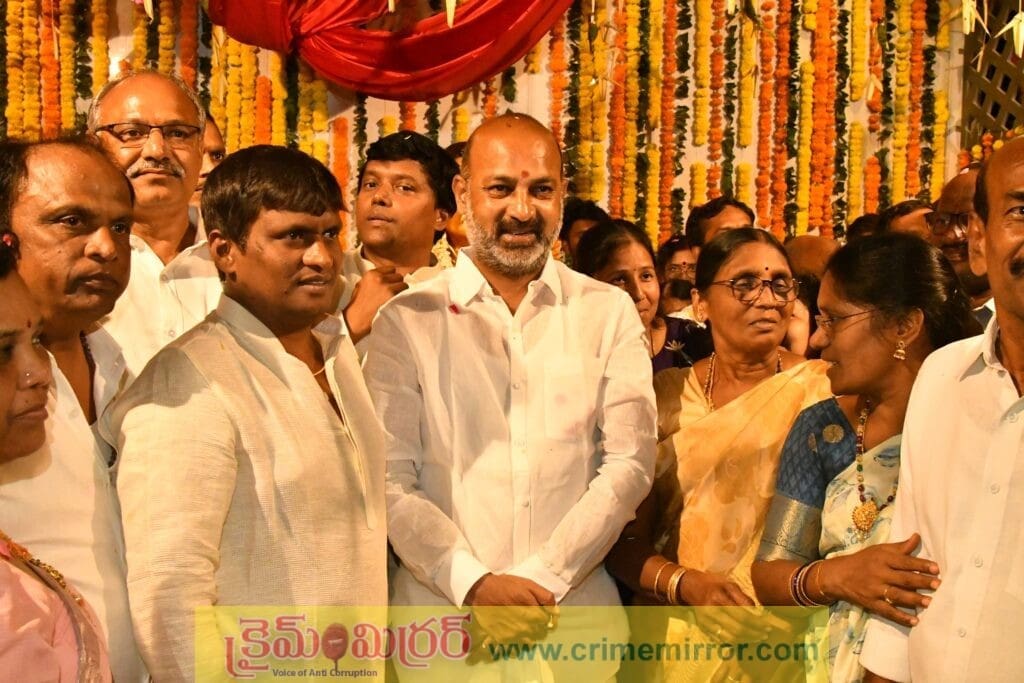 మిత్రుడి కోసం నెల్వలపల్లికి వచ్చిన బండి సంజయ్