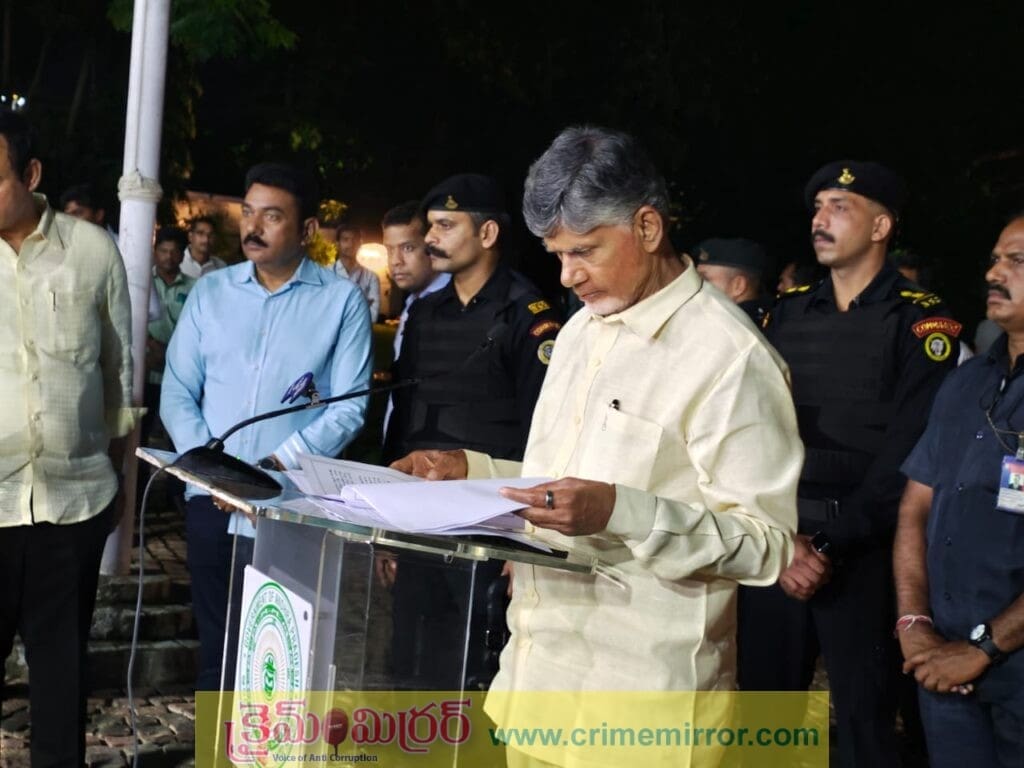 చేతకాకపోతే ఉద్యోగాలు వదిలేయండి.. చంద్రబాబు సీరియస్ వార్నింగ్