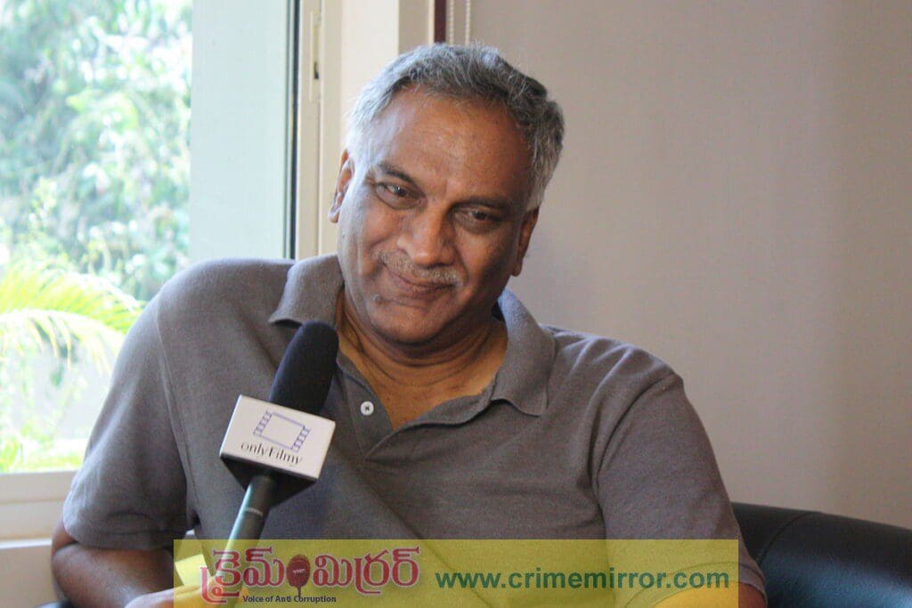 ప్రీమియర్ షోస్ కోసం CM ను  అడుక్కోవడం కరెక్ట్ కాదు:  నిర్మాత