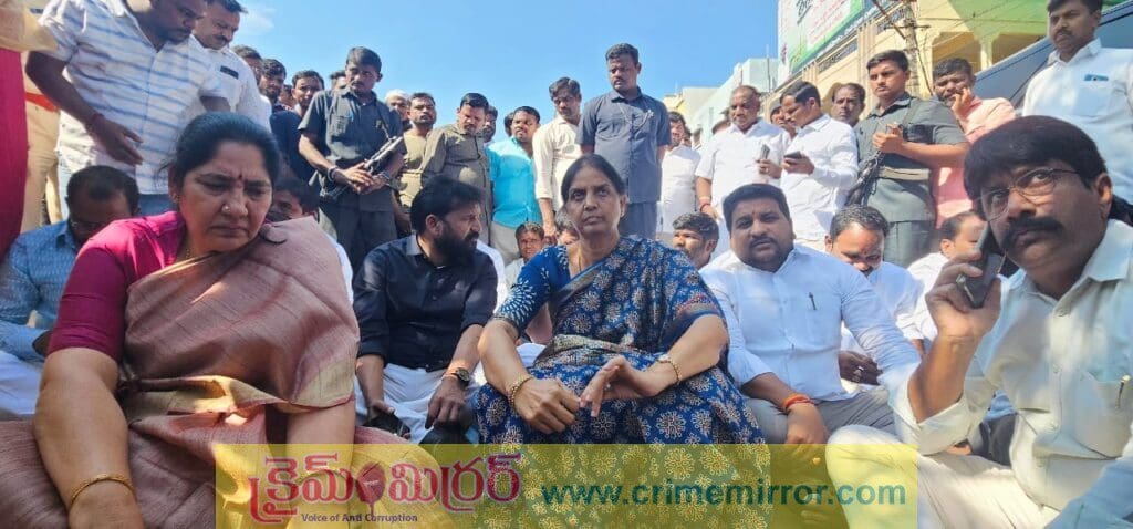 బ్రేకింగ్ న్యూస్!.. మాజీ మంత్రులు సబితా, సత్యవతి రాథోడ్ అరెస్ట్?
