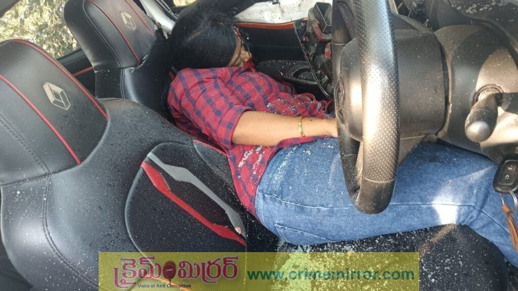 రోడ్డు ప్రమాదంలో మహిళా ఎస్సై శ్వేత దుర్మరణం!