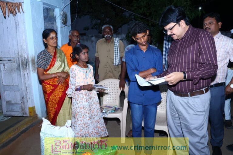 కంకణాల గూడెం లో విద్యార్థి ఇంటిని యాదాద్రి కలెక్టర్ సందర్శన
