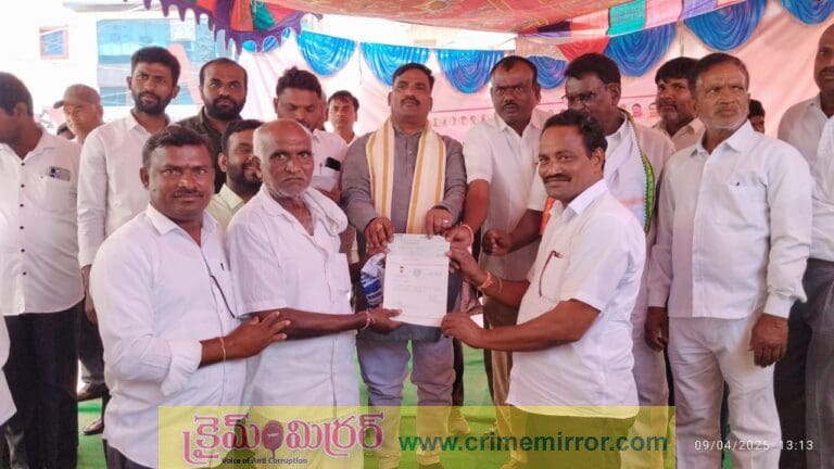 లబ్ధిదారులకు సీఎం రిలీఫ్ ఫండ్ చెక్కులు పంపిణీ చేసిన ఎమ్మెల్యే