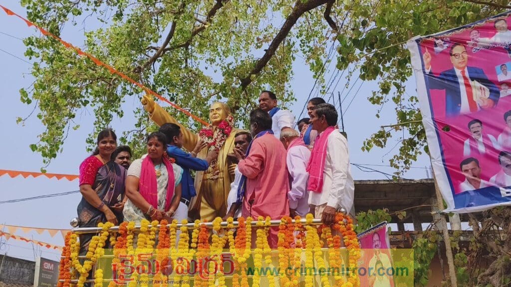 సూరారం గ్రామంలో మహానీయుడి విగ్రహావిష్కరణ