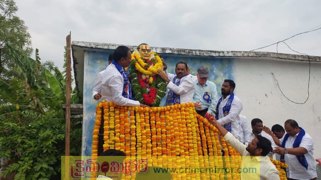 మర్రిగూడ మండలంలోని తమ్మడ్‌పల్లి గ్రామంలో అంబేద్కర్ జయంతి వేడుకల్లో మునుగోడు మాజీ ఎమ్మెల్యే కూసుకుంట్ల ప్రభాకర్ రెడ్డి