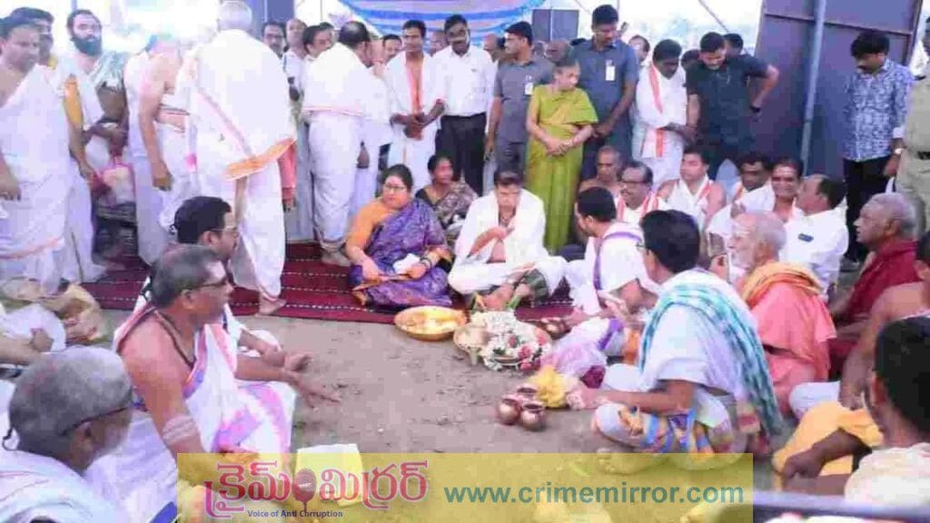గణపతి పూజలో..మంత్రి దుద్దిళ్ల శ్రీధర్ బాబు దంపతులు