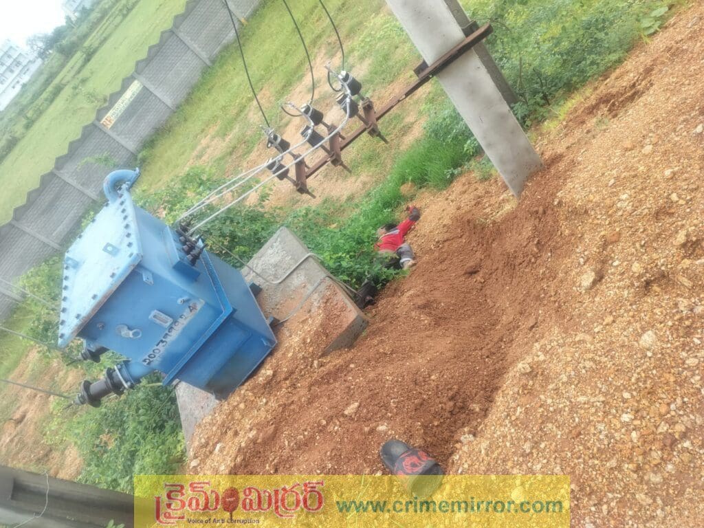 వాకింగ్‌కు వెళ్లిన యువకుడికి విద్యుత్ షాక్‌ – మృతి