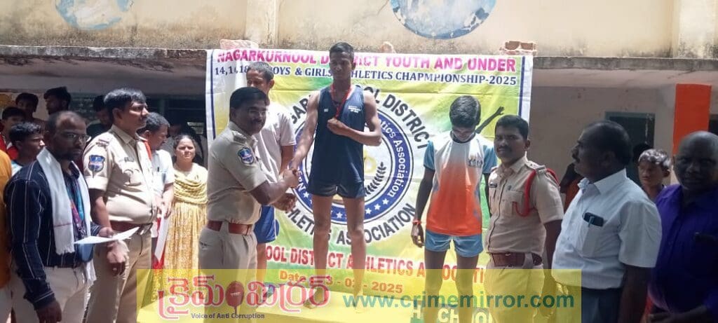 విద్యార్థి దశ నుంచే క్రీడల్లో రాణించాలి : కల్వకుర్తి సిఐ