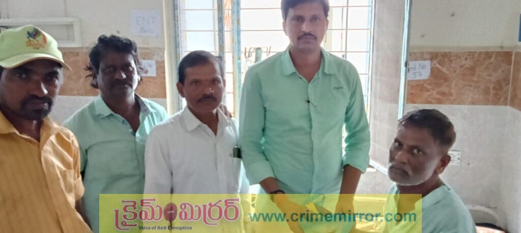 కాంగ్రెస్ కార్యకర్త అశోక్ ను పరామర్శించిన బిజెపి నాయకులు