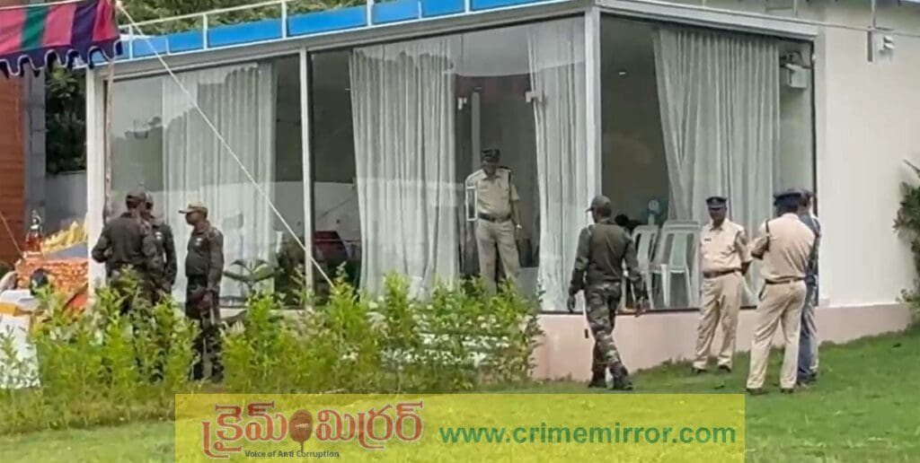 చేవెళ్లలోని  ఫామ్ హౌస్ లో ఫారిన్ వ్యక్తుల బర్త్ డే పార్టీ భగ్నం