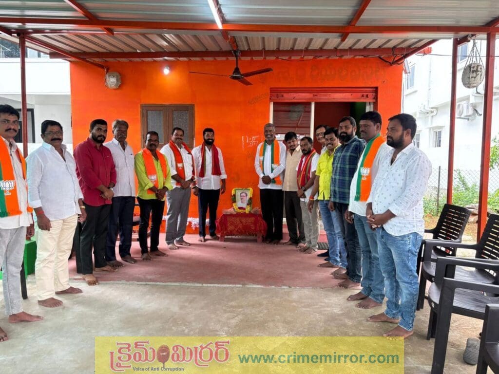 ఏకాత్మ మానవవాద సిద్ధాంతకారుడు దీన్‌ దయాళ్‌