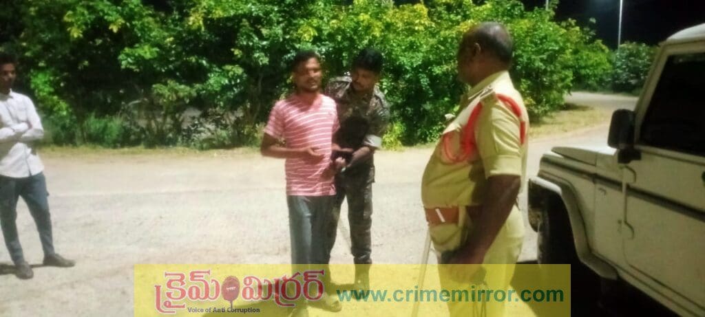 మేడిగడ్డ అంతరాష్ట్ర వంతెన వద్ద పోలీసుల తనిఖీలు