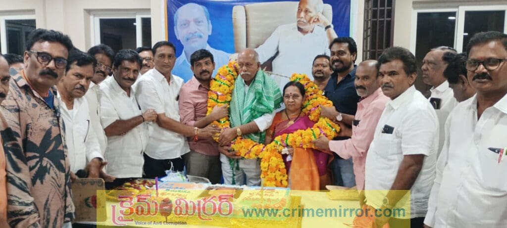 ఘనంగా ఎర్నేని వెంకటరత్నం బాబు 75 వ పుట్టినరోజు వేడుకలు