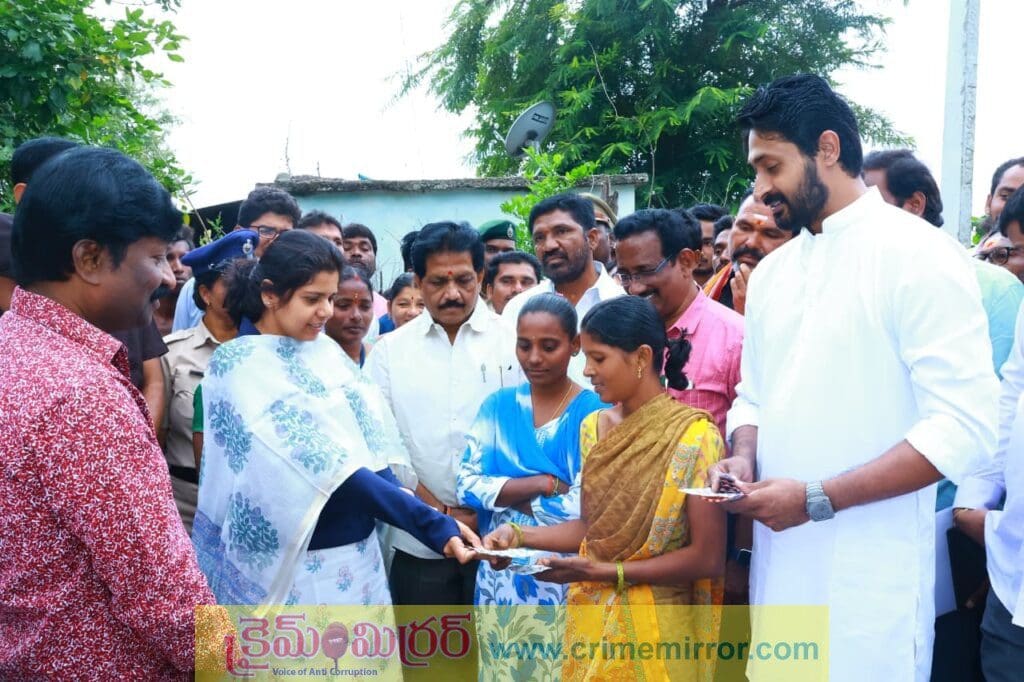 చెంచుల సమస్యలు…చెంచుల చెంతకే జిల్లా కలెక్టర్ త్రిపాఠి