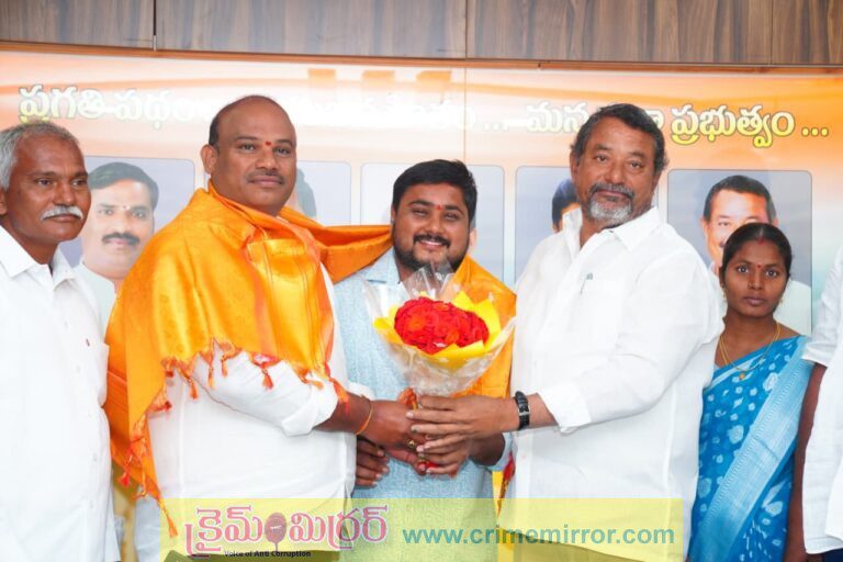 ప్రజల నమ్మకాన్ని వమ్ము చెయ్యకండి...అభివృద్ధి పై దృష్టి సారించండి