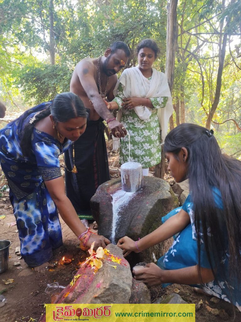 గరికపాడులో “గరలకంఠ శివుడికి అభిషేకం”