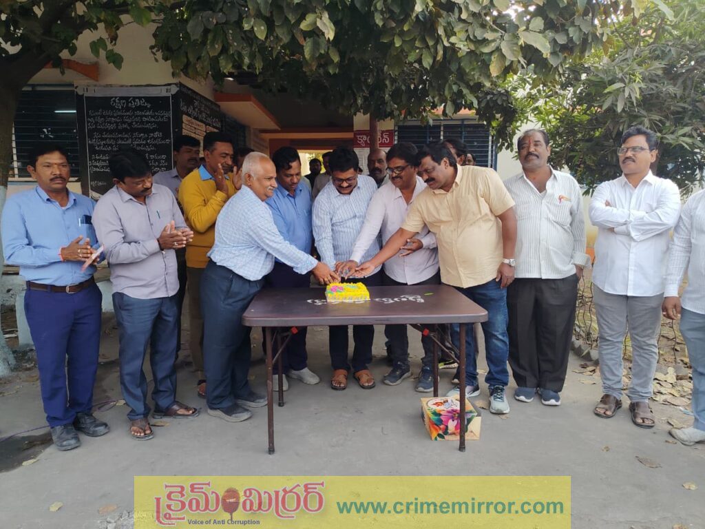 ఉద్యోగులు లక్ష్య సాధనలో ముందుండాలి : ఏరియా జీఎం ఎన్. రాధాకృష్ణ