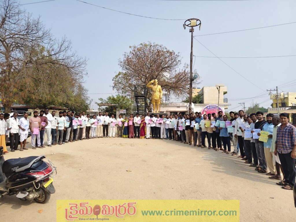 మండల స్థాయి క్రీడోత్సవాల కరపత్రం ఆవిష్కరణ
