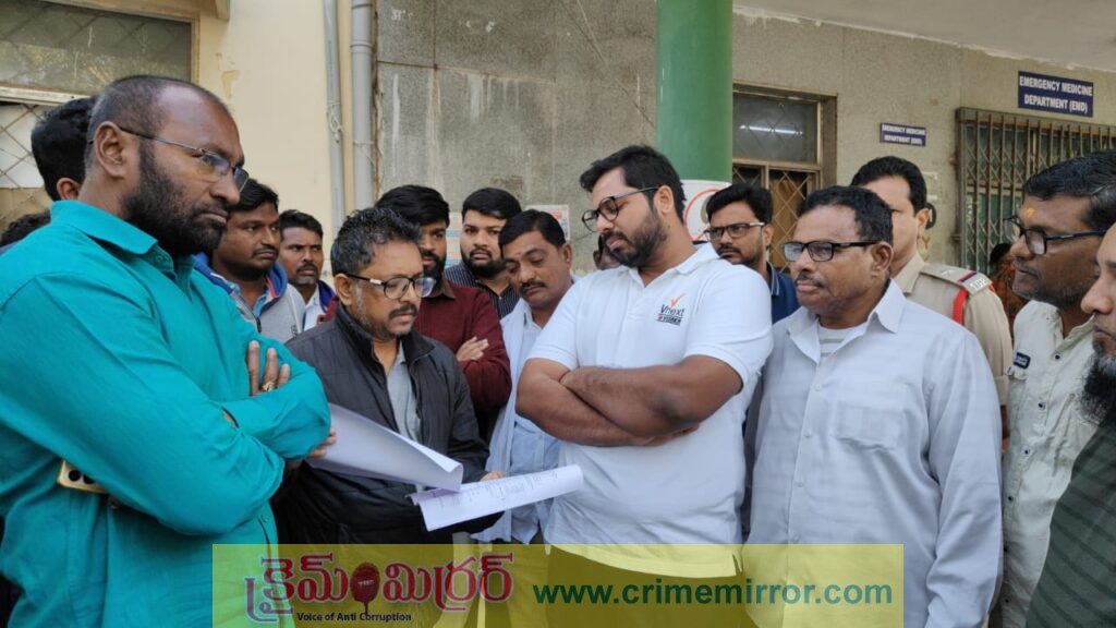 ప్రభుత్వ ఆసుపత్రిని సందర్శించిన ఎంపీ వంశీకృష్ణ