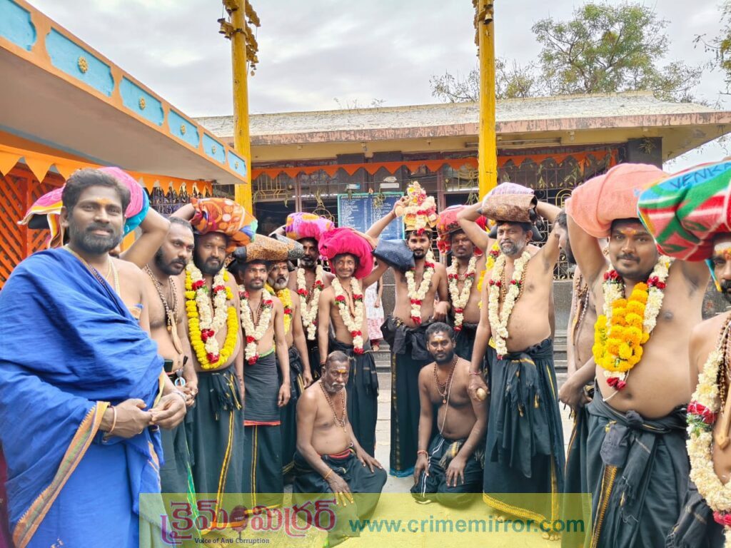 సన్నిధానం బయలుదేరిన అయ్యప్ప స్వామి