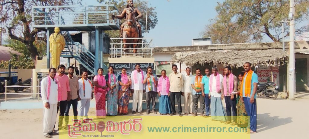 కాంగ్రెస్ నాయకుల భూ కబ్జాలు బయట పెడితే దాడుల