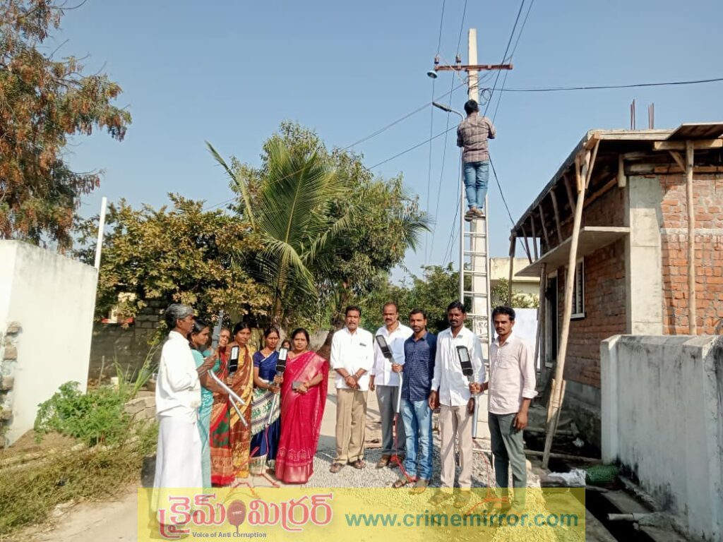 వీధి దీపాల సమస్య లేకుండా మునుగోడు  సర్పంచ్ పాలకూరి రమాదేవి కృషి
