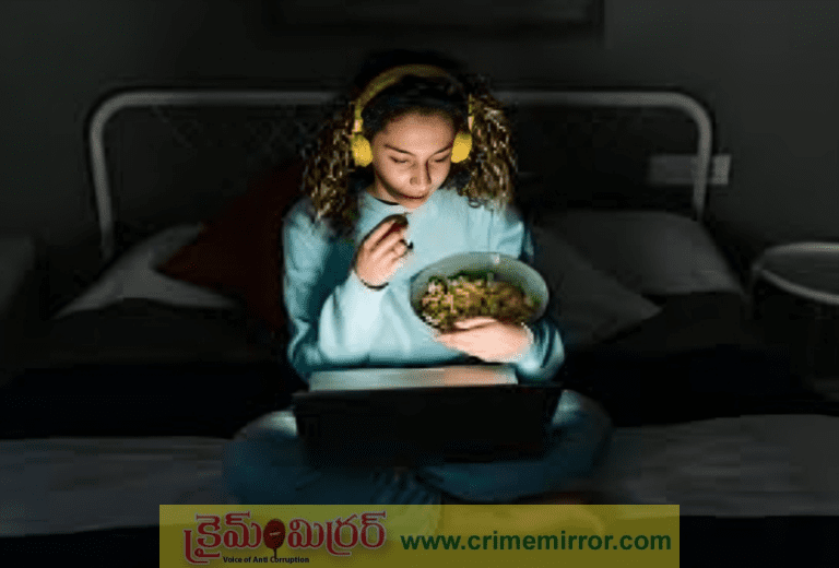 రాత్రి ఆలస్యంగా భోజనం చేస్తున్నారా? అయితే డేంజరే!