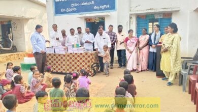 మాటూరు పాఠశాలలో నోట్ బుక్, పెన్సిళ్ళ పంపిణీ