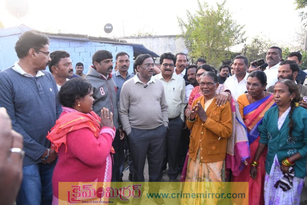 ప్రజల మధ్యకు మంత్రి.. వార్డుల్లో పర్యటన..!