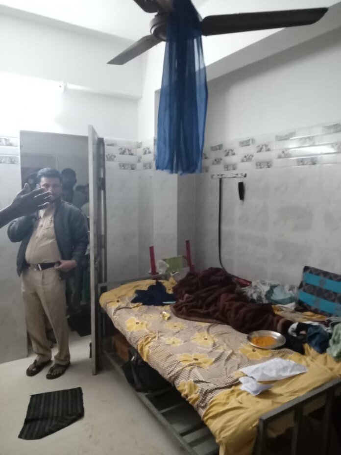 ఇంజనీరింగ్ విద్యార్థిని ఆత్మహత్య ఇంజనీరింగ్ విద్యార్థిని ఆత్మహత్య