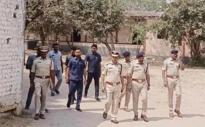 ఇంట‌ర్ ప‌రీక్ష కేంద్రాల ఆక‌స్మిక త‌నిఖీ