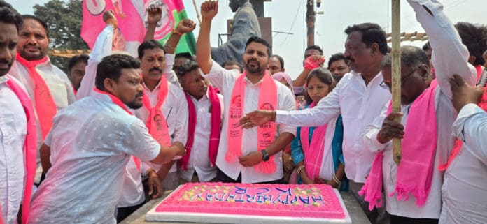 ఘ‌నంగా కేసీఆర్ జ‌న్మ‌దిన వేడుక‌లు