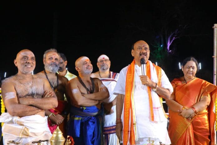 వరాహనది ఉత్తరవాహినికి పోటెత్తిన భక్తులు