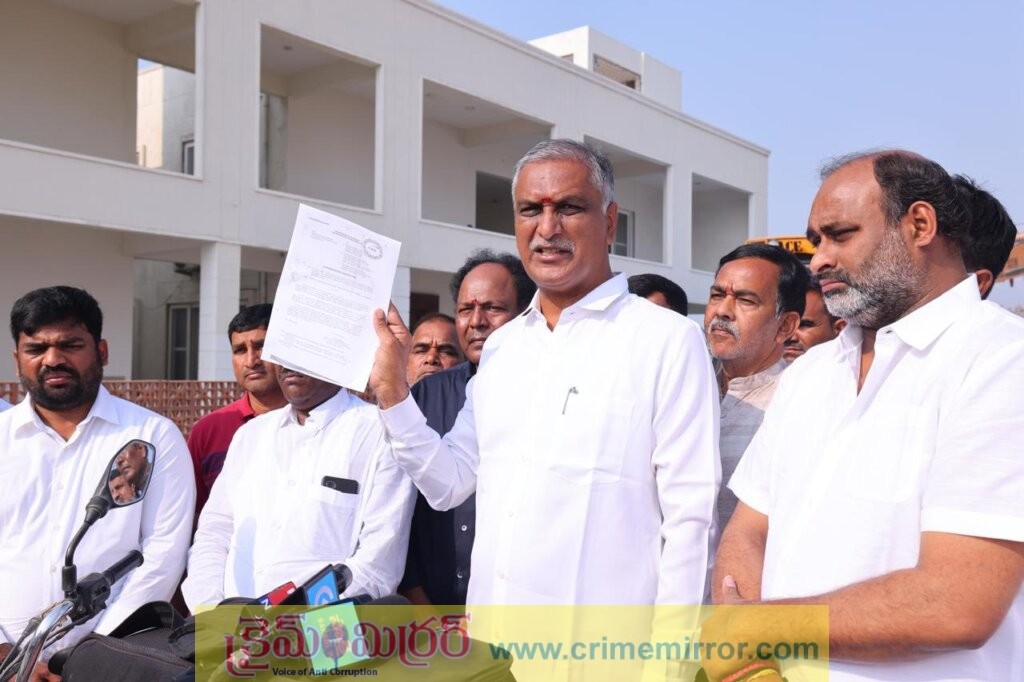 పేద‌ల ఇండ్లు, మ‌ఠాల‌ను కూల్చివేస్తున్న కాంగ్రెస్‌
