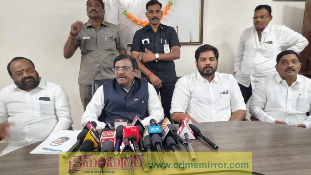 బాల్క సుమన్ రౌడీయిజం మానుకోవాలి : మంత్రి వివేక్ వెంకటస్వామి