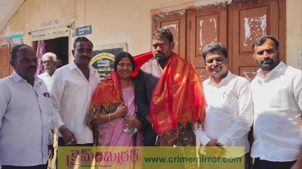 మున్సిపల్ చైర్మన్ ను సన్మానించిన బీసీ సంఘం మండల అధ్యక్షుడు సాయిని యాదగిరి