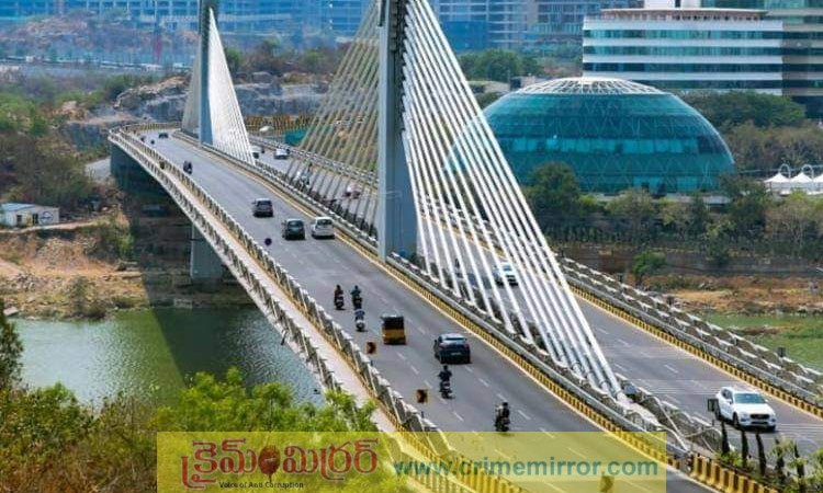 దుర్గం చెరువు కేబుల్ బ్రిడ్జి పై భారీ ప్రమాదం..!