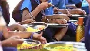 పురుగుల అన్నం తిని విద్యార్థుల అస్వస్థత