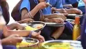 పురుగుల అన్నం తిని విద్యార్థుల అస్వ‌స్థ‌త‌