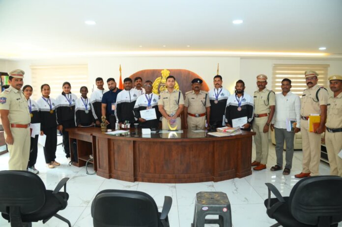 SP Pawar congratulates staff for excelling in sports SP Pawar congratulates staff for excelling in sports