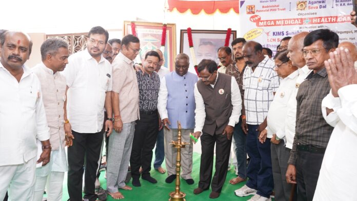 ప్ర‌జా రోగ్యానికి అధిక ప్రాధాన్య‌త ఇస్తున్నాం...