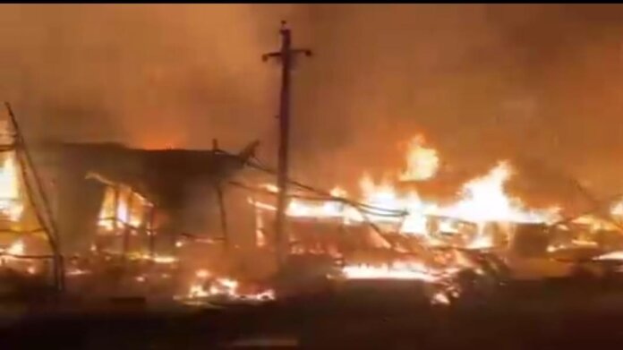 ప్ర‌గ‌తిన‌గ‌ర్‌లో భారీ అగ్ని ప్రమాదం