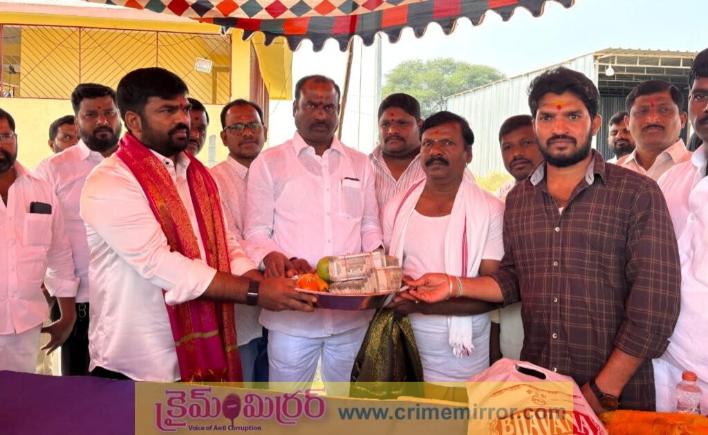 ఆలయ నిర్మాణానికి  రూ.50 లక్షలు విరాళం