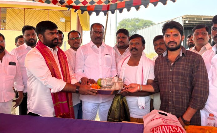 ఆలయ నిర్మాణానికి 50 లక్షలు విరాళం