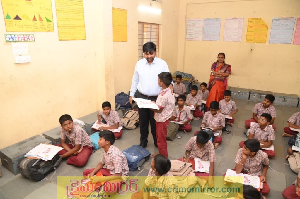 విద్యార్థుల‌కు నాణ్య‌మైన విద్య‌ను అందించాలి…! క‌లెక్ట‌ర్ కుమార్ దీప‌క్‌
