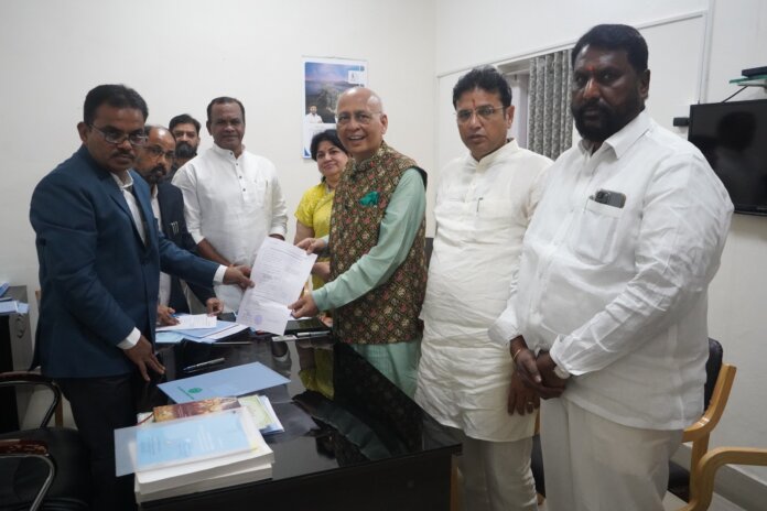 రాజ్యసభ ఎన్నికలు నామినేషన్లు దాఖలు చేసిన అభిషేక్ సింగ్వి, వేం నరేందర్ రెడ్డి..