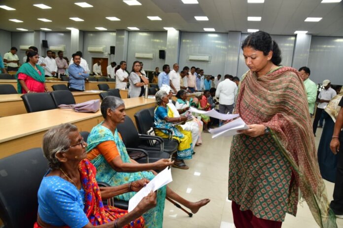 శాఖల వారీగా ప్రజావాణి దరఖాస్తుల సమీక్ష