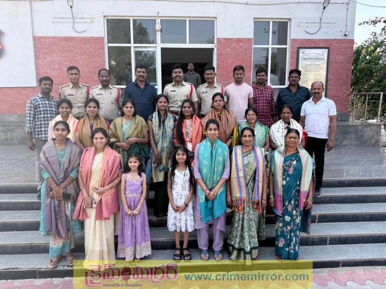 ఉమెన్స్ డే: మహిళా మణులకు అభివందనాలు - ఇన్స్పెక్టర్ రవికుమార్