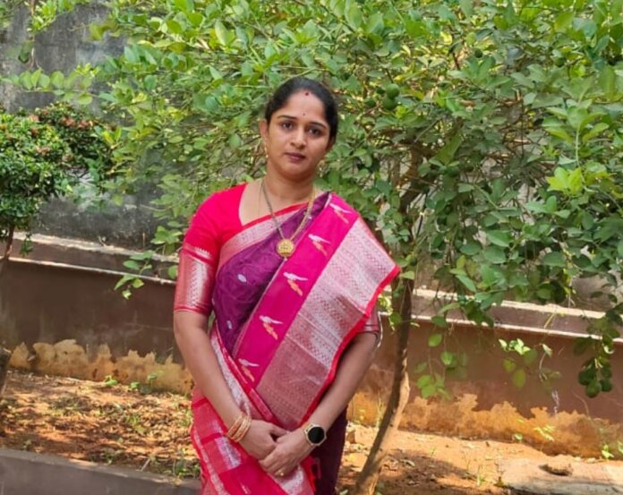 మహిళలు అన్ని రంగాల్లో ముందుండాలి - ఎలికట్టి శ్రావణి